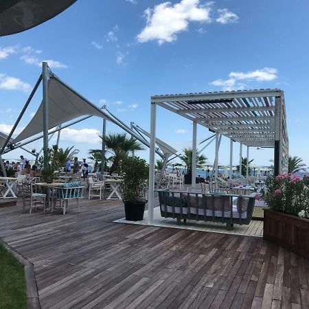 Azzurre Residence Mamaia Exterior foto